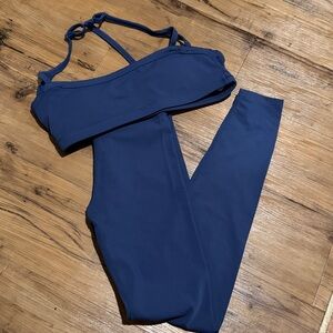 FORM - Women's Navy Blue Yoga Pants and Sports Bra Set